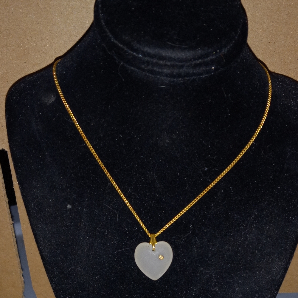 B-012  VINTAGE FROSTED HEART NECKLACE